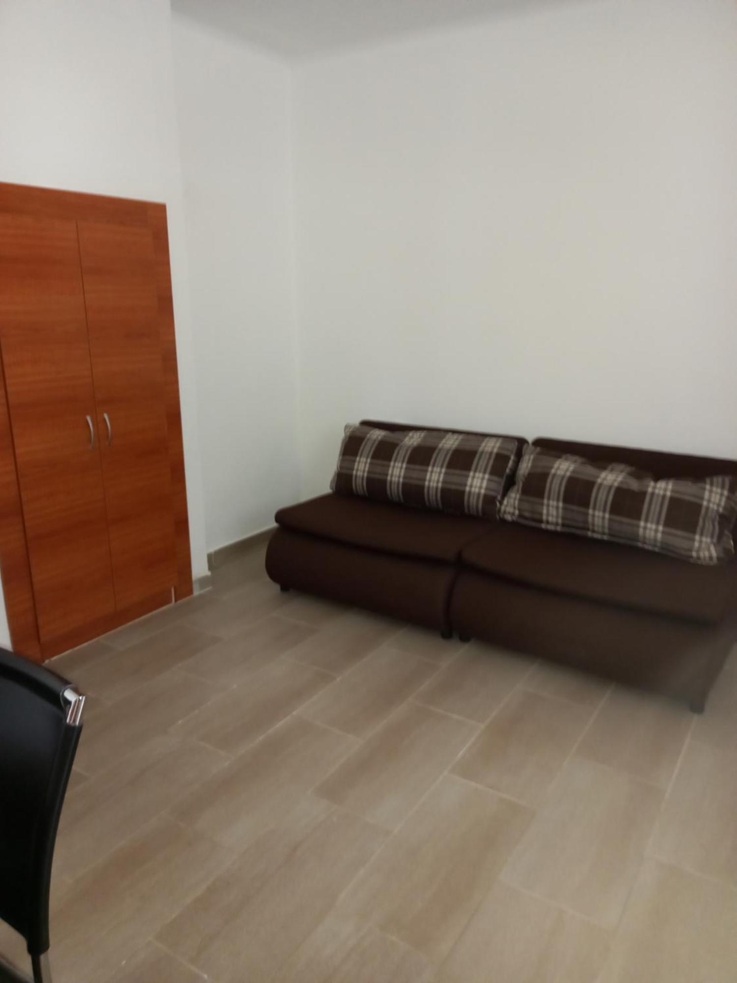 Oereg-To Youth Hostel 터터 외부 사진
